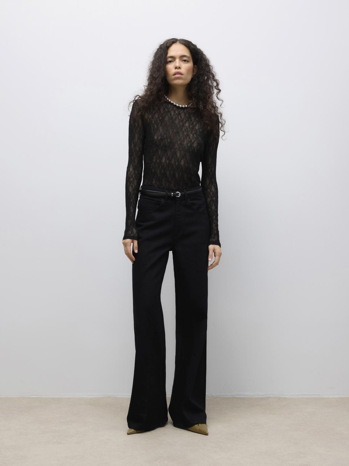 model_shot-front
